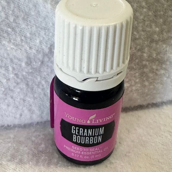 Young Living Essential Oils Geranium Bourbon 5 ML - Picture 1 of 1